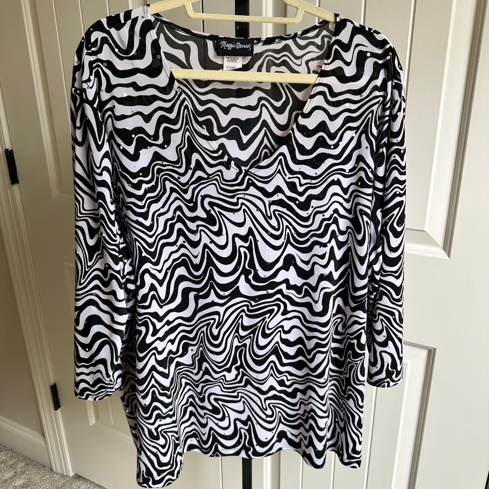 Susan Graver Plus Size Black w/Silver Metallic Dots Top 3X